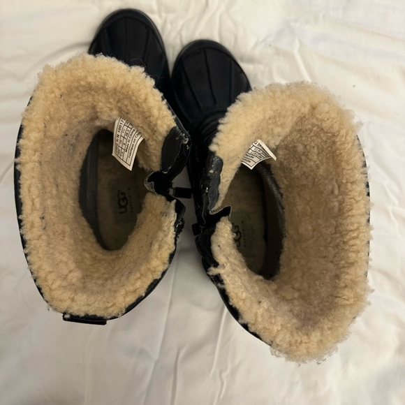 UGG Bellegarde Quilted Leather waterproof Shearling Boots, Black, Size 7.5 - Picture 3 of 10